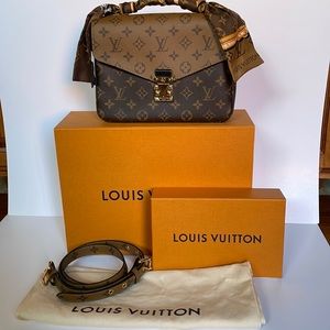 LOUIS VUITTON POCHETTE METIS with LV BANDEAU